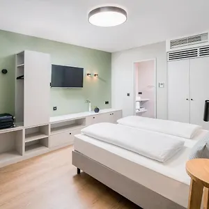 Koos Hotel&apartments - מלון דירות