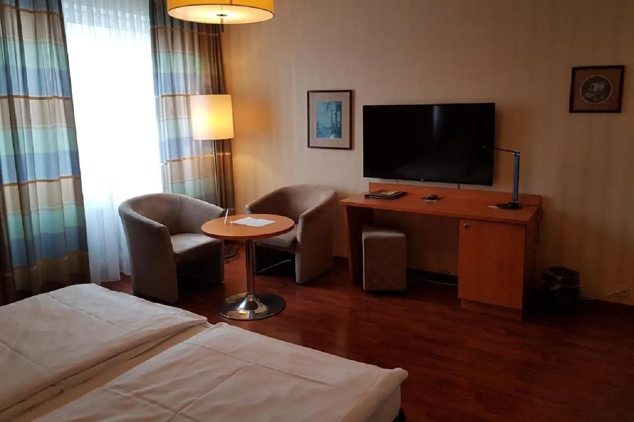 Hotel Bayerischer Hof München 5*,